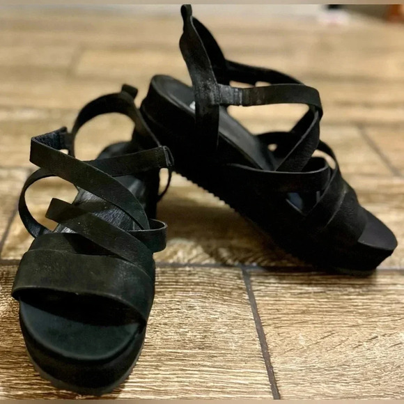 EILEEN FISHER EXTRA LEATHER PLATFORM STRAPPY SANDAL SZ 7 US - Picture 2 of 4